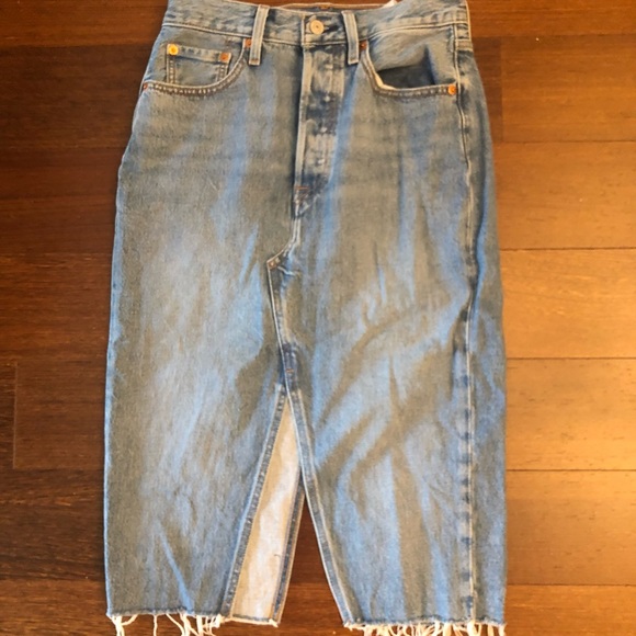 Levi Strauss Medium Blue Denim button up Slit Skirt - Picture 2 of 5